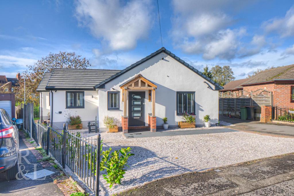 Money Hill, AshbyDeLaZouch 5 bed detached bungalow for sale £450,000
