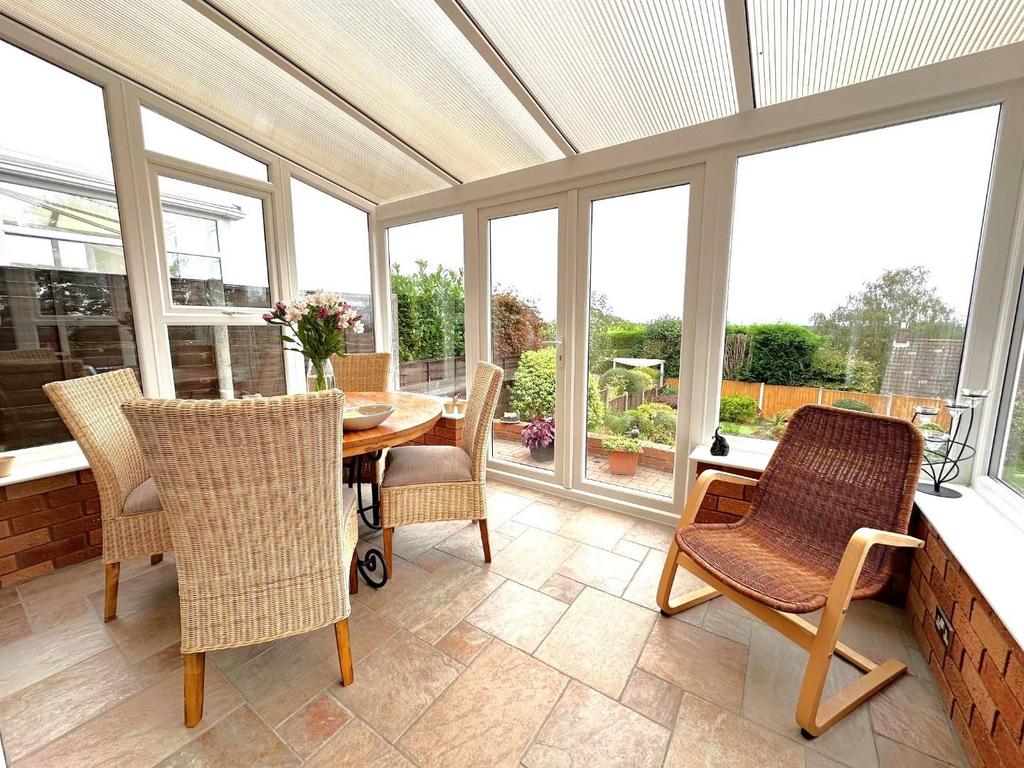 Hawthorn Road, Wylde Green, Sutton Coldfield 3 bed detached house for