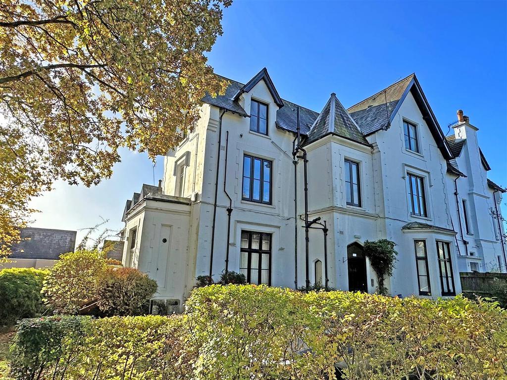 Wray Park Road, Reigate Studio for sale £185,000