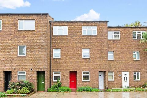 70 Columbia Road, London, E2 7NN