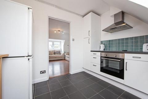 3 bedroom flat for sale, South End Close, Hampstead NW3