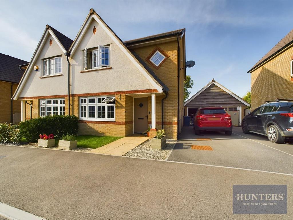 Honeysuckle Avenue, Cheltenham 3 bed house for sale £475,000