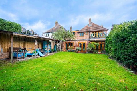 4 Holifast Road, Sutton Coldfield, B72 1AP