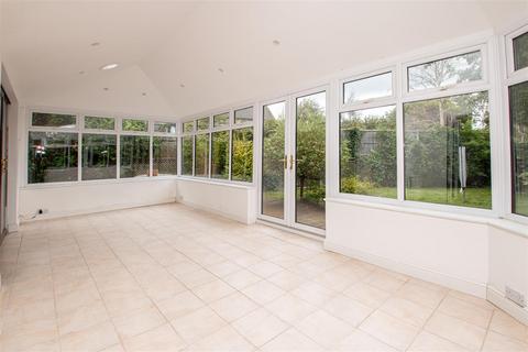 20 Clover Close, Loughton, Milton Keynes, MK5 8HA