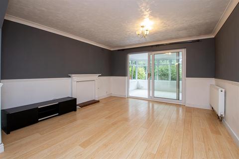 20 Clover Close, Loughton, Milton Keynes, MK5 8HA