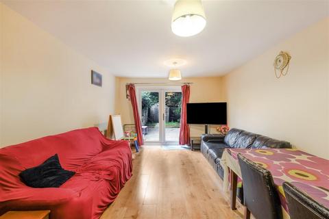 2 bedroom terraced house for sale, Kennedy Close, Mitcham