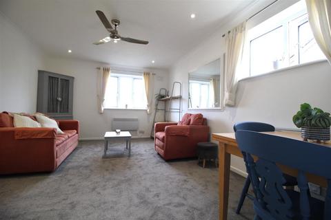 1 bedroom maisonette for sale, Godwin Close, West Ewell