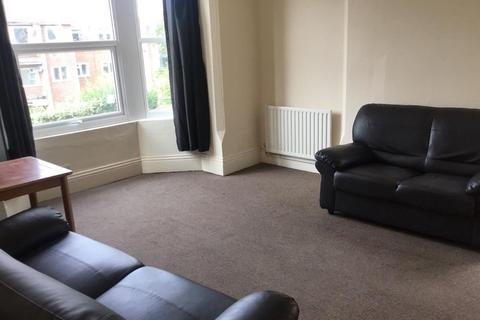 4 bedroom flat to rent, Melton Road, West Bridgford, Nottingham