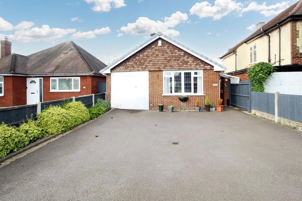 Wolverhampton Road, Pelsall, Walsall, WS3 2 bed detached bungalow for