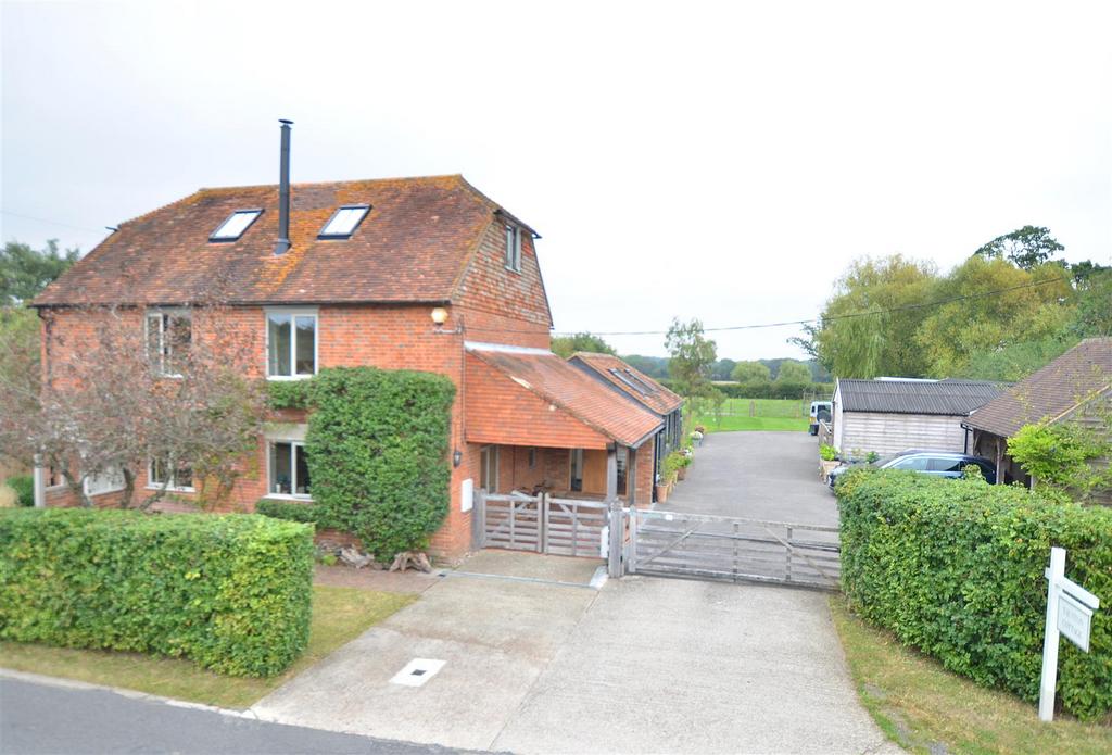 Bethersden Road, Smarden TN27 4 bed equestrian property for sale £