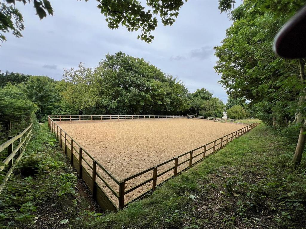 New Riding Arena 40 x 20m.jpg