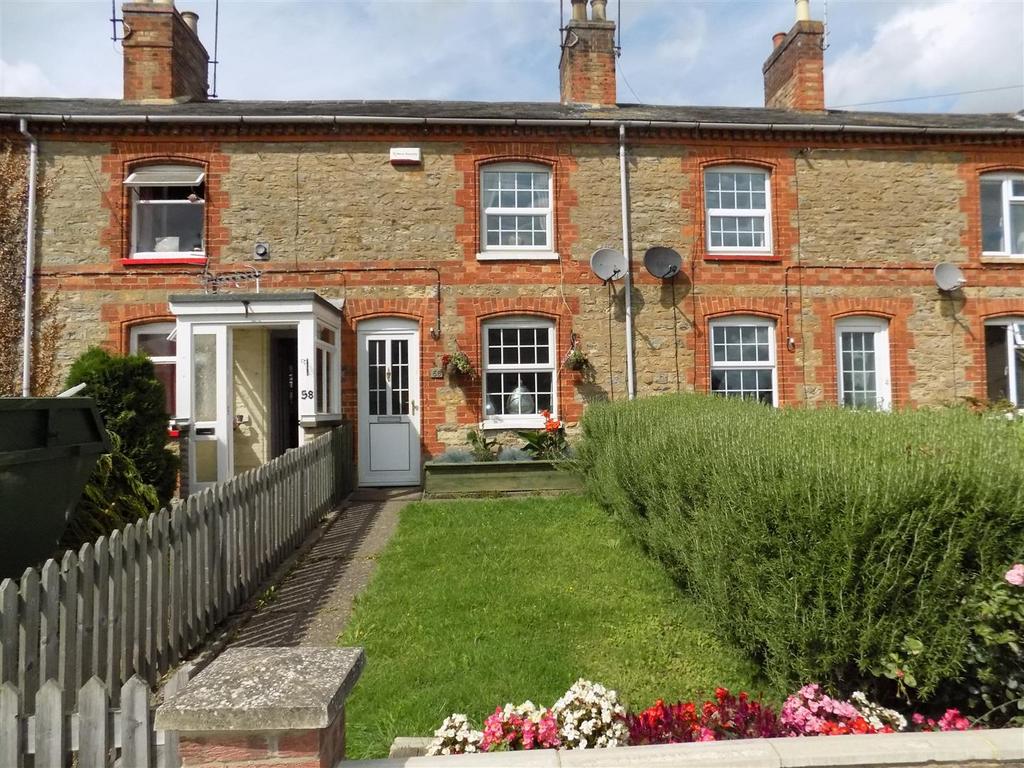 Brackley Road, Towcester 2 bed terraced house to rent £975 pcm (£225 pw)