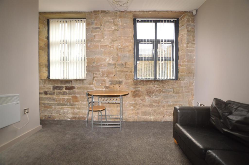 Highgate Mill Fold, Queensbury, Bradford 1 bed apartment £550 pcm (£