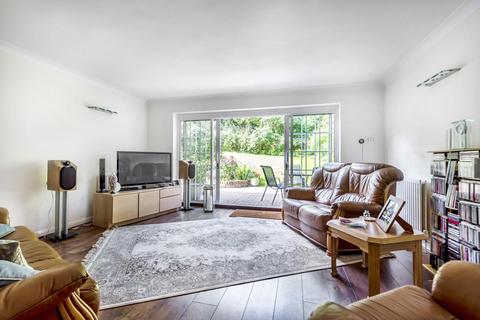 10 Bradgate Close, Cuffley, Potters Bar, EN6 4RF