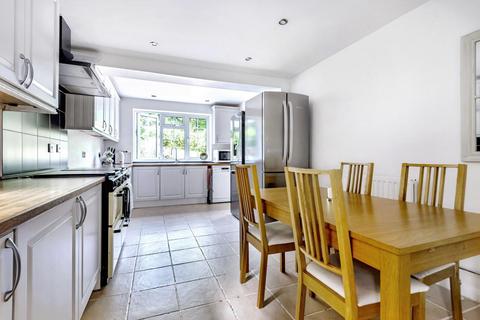 10 Bradgate Close, Cuffley, Potters Bar, EN6 4RF