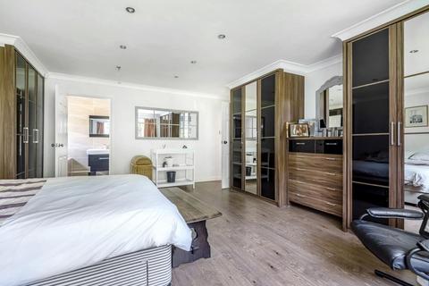 10 Bradgate Close, Cuffley, Potters Bar, EN6 4RF
