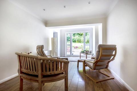 10 Bradgate Close, Cuffley, Potters Bar, EN6 4RF