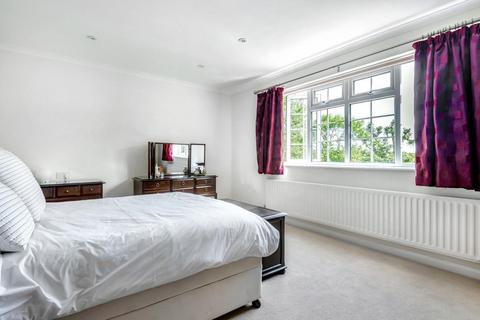 10 Bradgate Close, Cuffley, Potters Bar, EN6 4RF