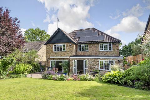 10 Bradgate Close, Cuffley, Potters Bar, EN6 4RF