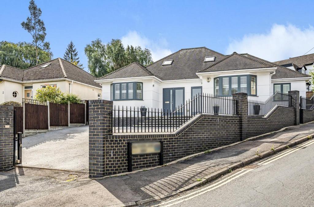 Hill Rise, Cuffley EN6 5 bed detached house for sale £1,249,500
