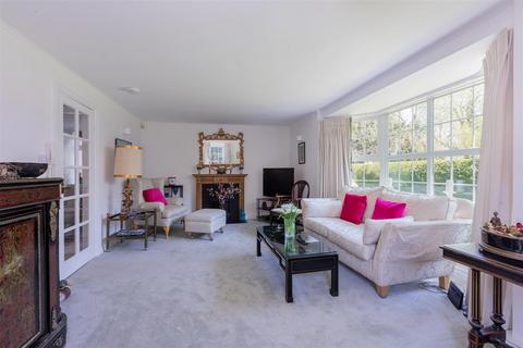 2 bedroom flat for sale - Phyllis Court Drive, Henley-On-Thames RG9