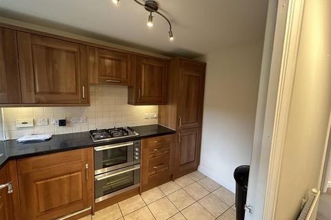 2 bedroom apartment to rent, Weston Close, Potters Bar EN6