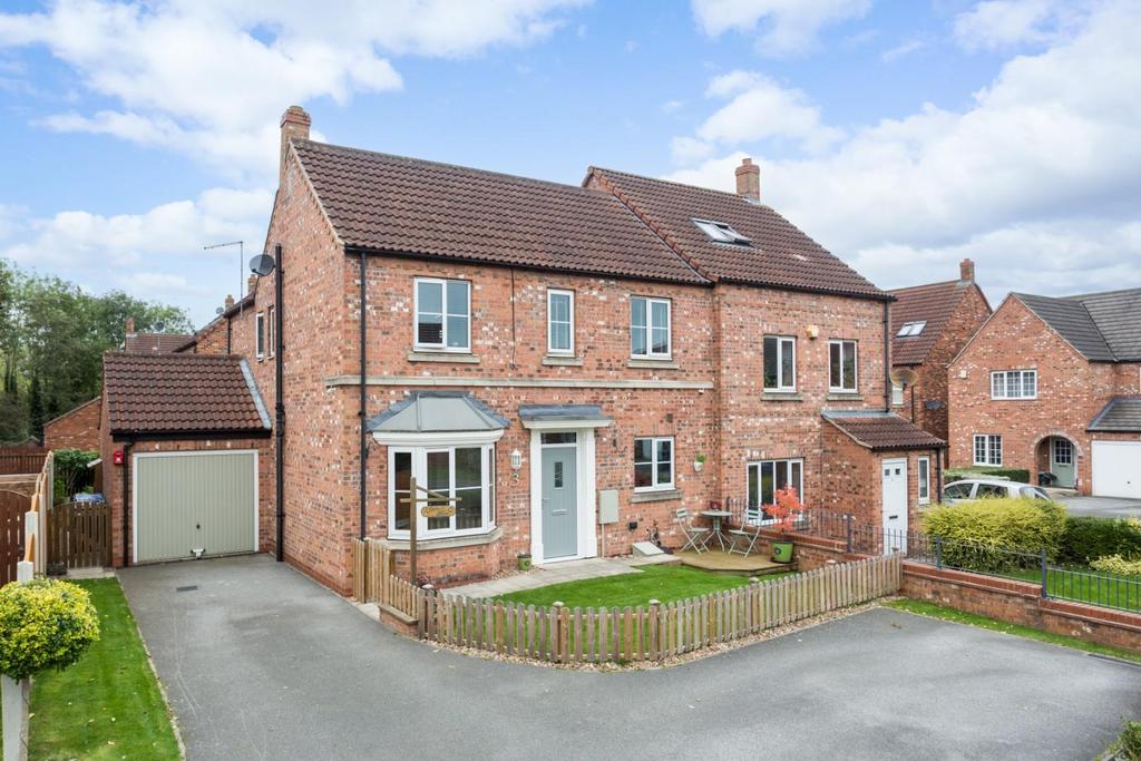 Moorland Way, Sherburn In Elmet, Leeds 4 bed semidetached house for