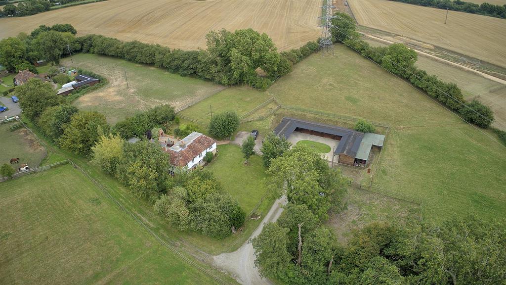Gibbons Lane, Sellindge, Ashford TN25 5 bed equestrian property for