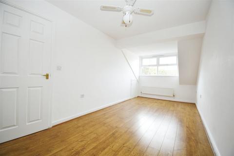 30 Bowmont Way, Kingswood, Hull, HU7 3HL