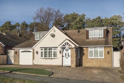 136 Brookside Crescent, Cuffley, Potters Bar, EN6 4QL