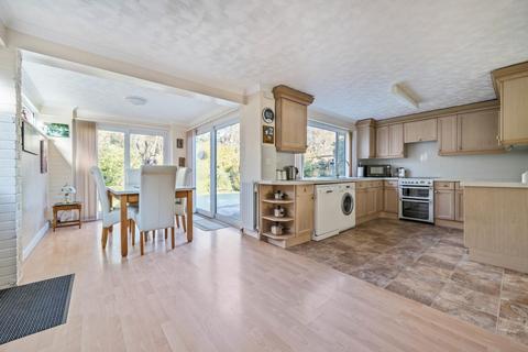136 Brookside Crescent, Cuffley, Potters Bar, EN6 4QL