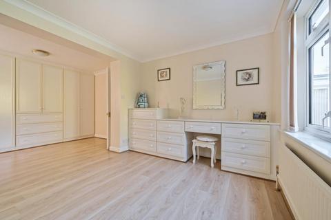 136 Brookside Crescent, Cuffley, Potters Bar, EN6 4QL