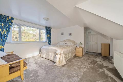 136 Brookside Crescent, Cuffley, Potters Bar, EN6 4QL