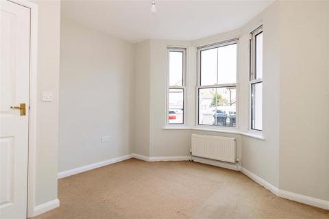 Flat 1, 114 Lyndhurst Road, Worthing, BN11 2DW