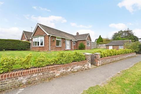 2 Briar Close, Yapton, Arundel, BN18 0ES