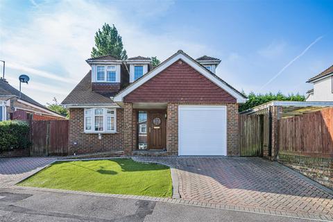 2a Glen Close, Polegate, BN26 5PG