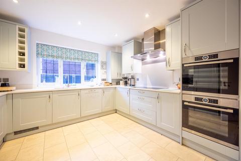 2a Glen Close, Polegate, BN26 5PG