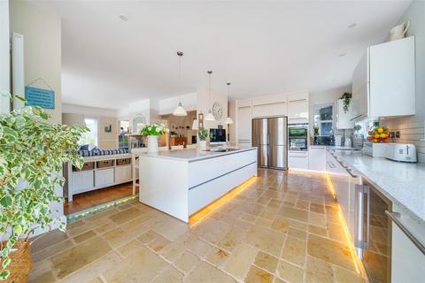 The Laynes Lickpot Hill, Elham, Canterbury, CT4 6TY