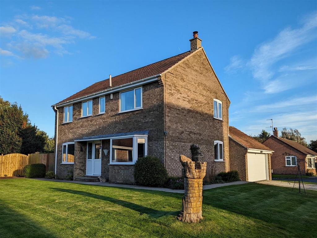 Conyers Ings, West Ayton, Scarborough 4 bed detached house for sale £