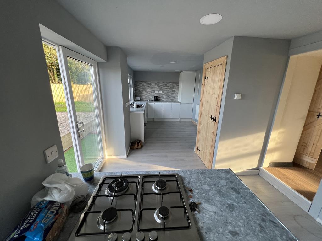 Modern Kitchen/Breakfast Room