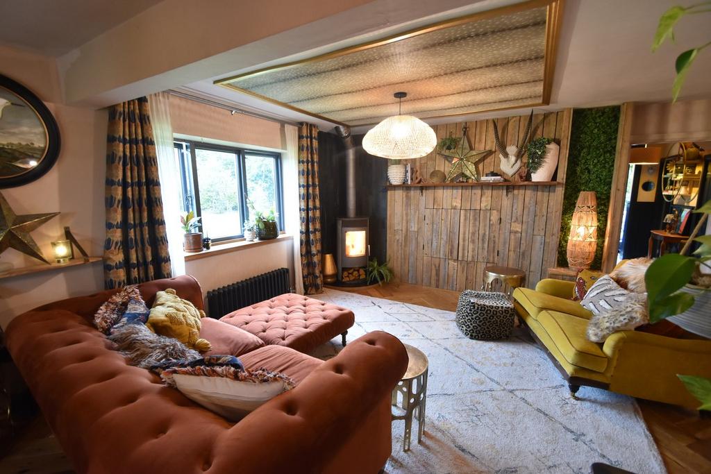 Rose Lane, Lenham Heath, ME17 4 bed detached house for sale £700,000