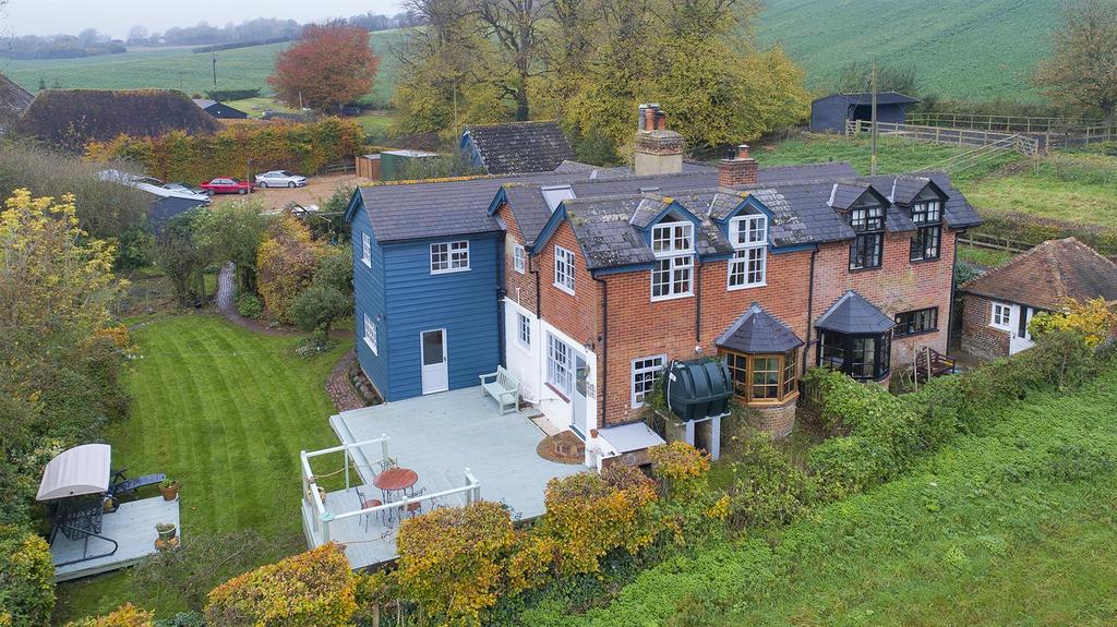 Hastingleigh TN25 6 bed semidetached house £765,000