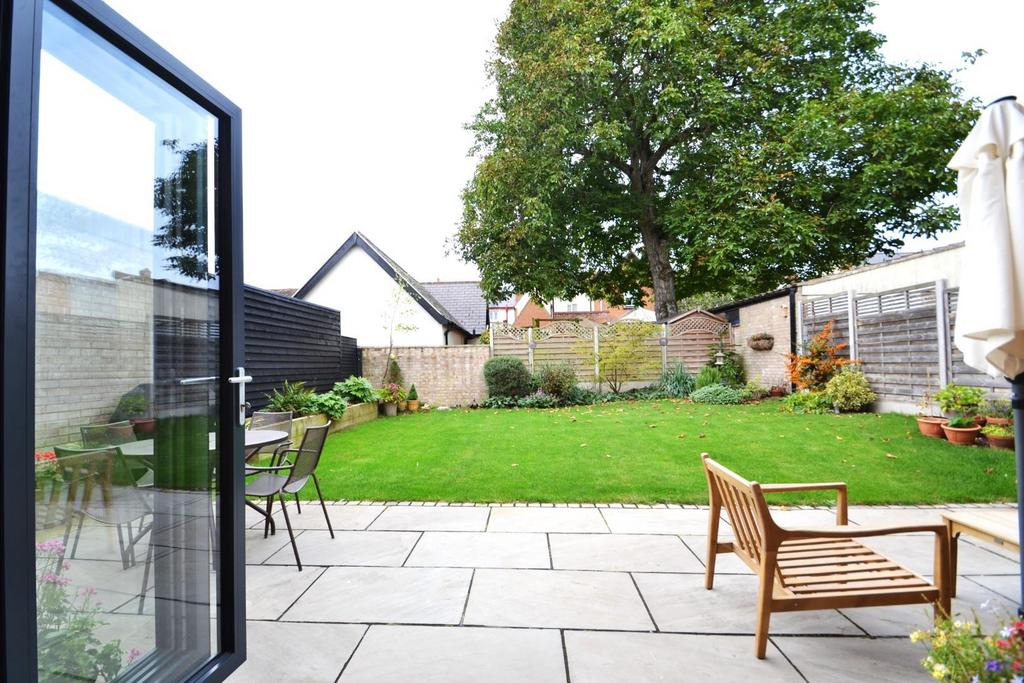 Porters Close, Buntingford 3 bed detached house £550,000