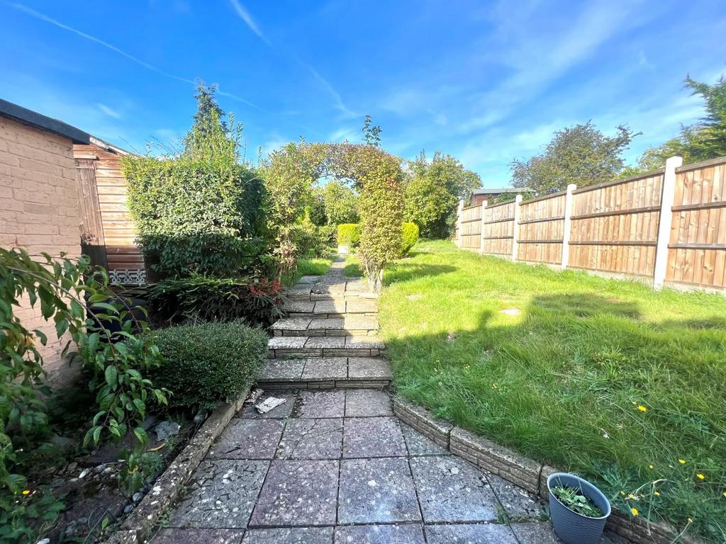 Windrush Way, Kings Heath, Northampton NN5 3 bed terraced house for