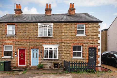 28 Meadow Walk, Epsom, KT17 2EB