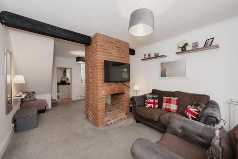 28 Meadow Walk, Epsom, KT17 2EB