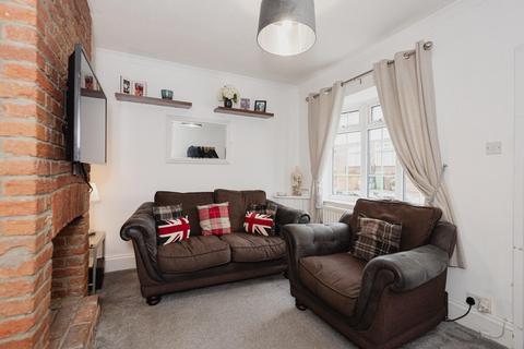 28 Meadow Walk, Epsom, KT17 2EB