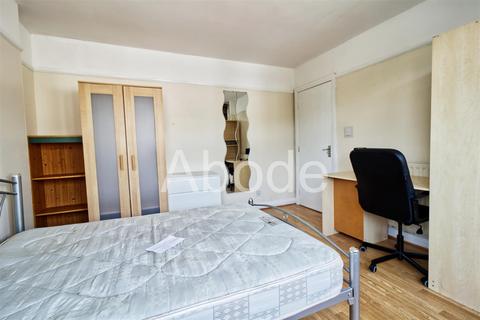 undefined, Buckingham Avenue, Hyde Park, Leeds