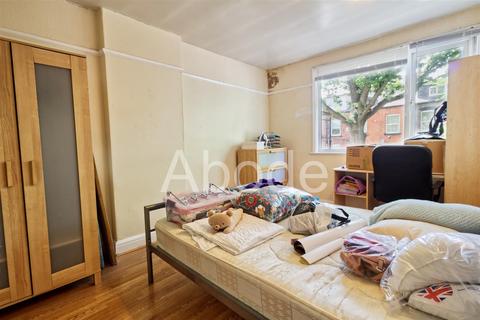 undefined, Buckingham Avenue, Hyde Park, Leeds
