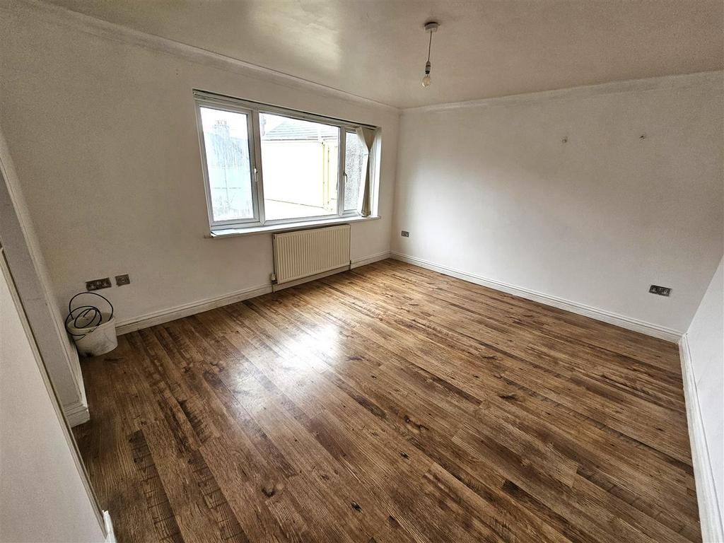 Living Room.jpg